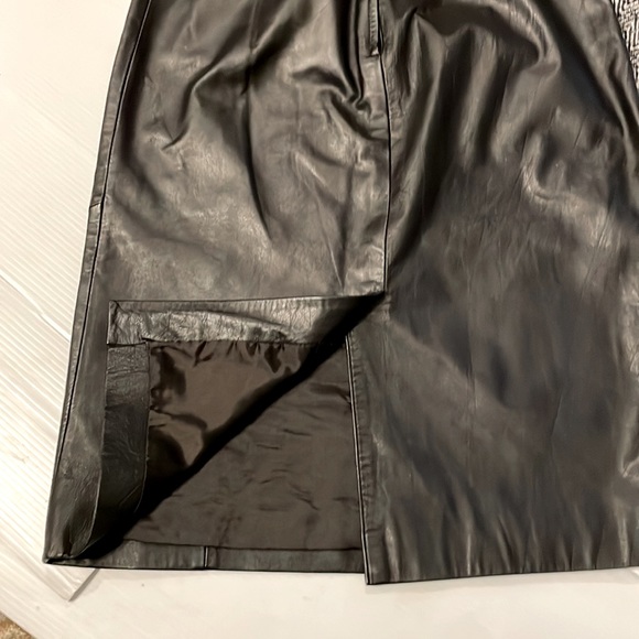 Pelle Studio Genuine Leather Skirt Fully Lined Black w/ Slit in back Size 8 EUC - Picture 9 of 15